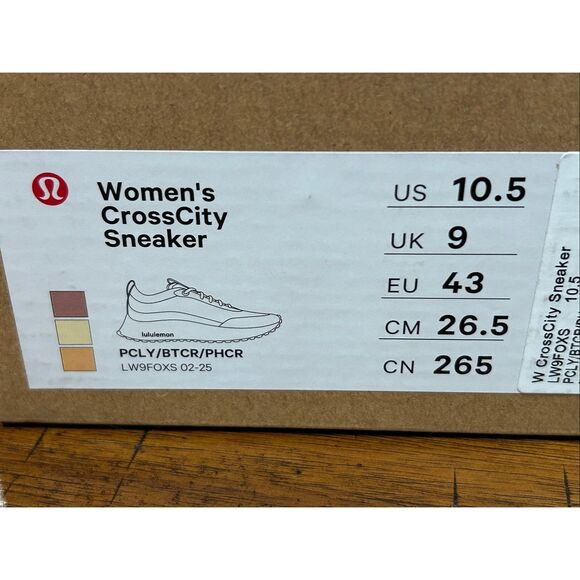 Lululemon Women's CrossCity Sneaker 10.5 - Picture 7 of 7
